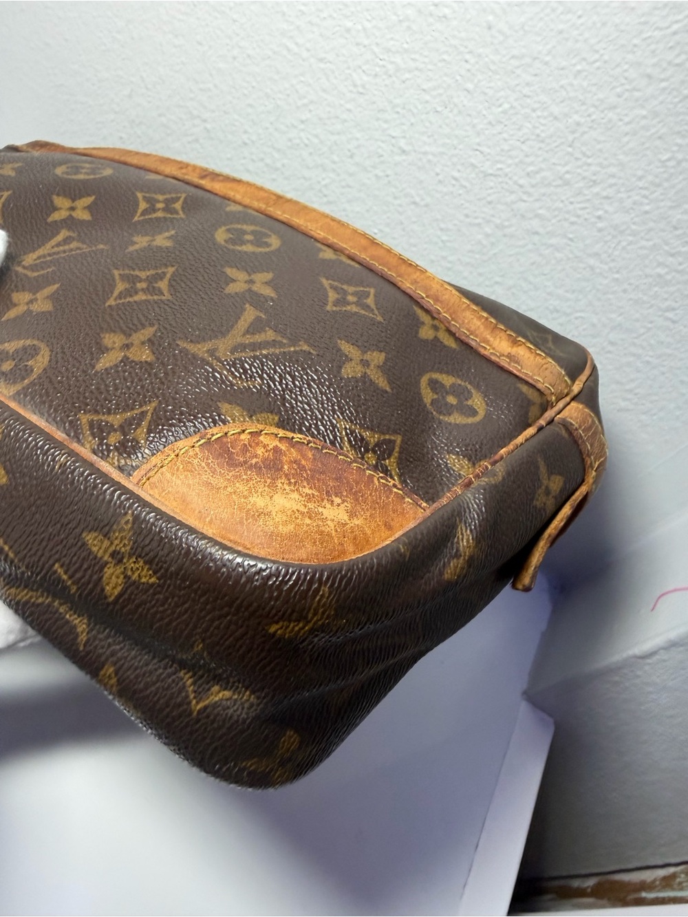 VINTAGE Louis Vuitton Monogram Canvas Clutch in Brown and Tan - Picture 8 of 16